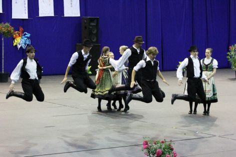 hajnaltuz_tancegyuttes4.jpg